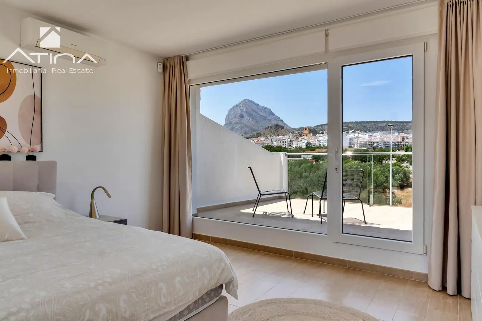 Schlafzimmer von Einfamilien-Reihenhaus zum Verkauf in Jávea / Xàbia mit Klimaanlage, Terrasse und Gemeinschaftspool