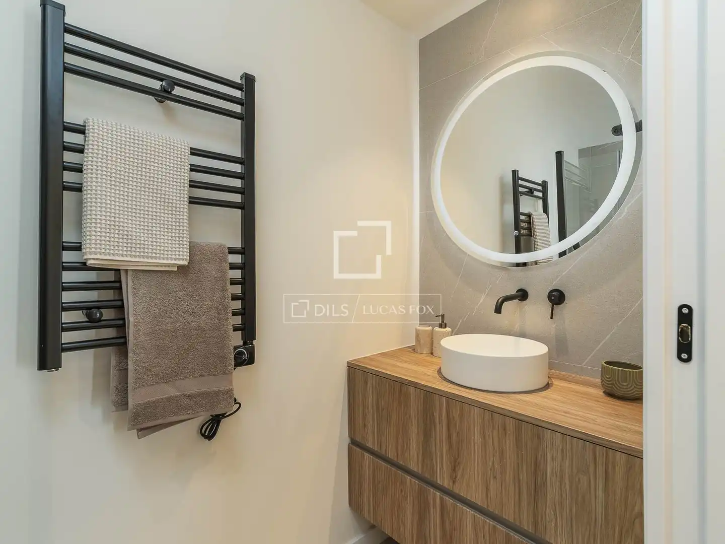 Bathroom of Flat for sale in Barcelona  with Air Conditioner, Heating and Parquet flooring