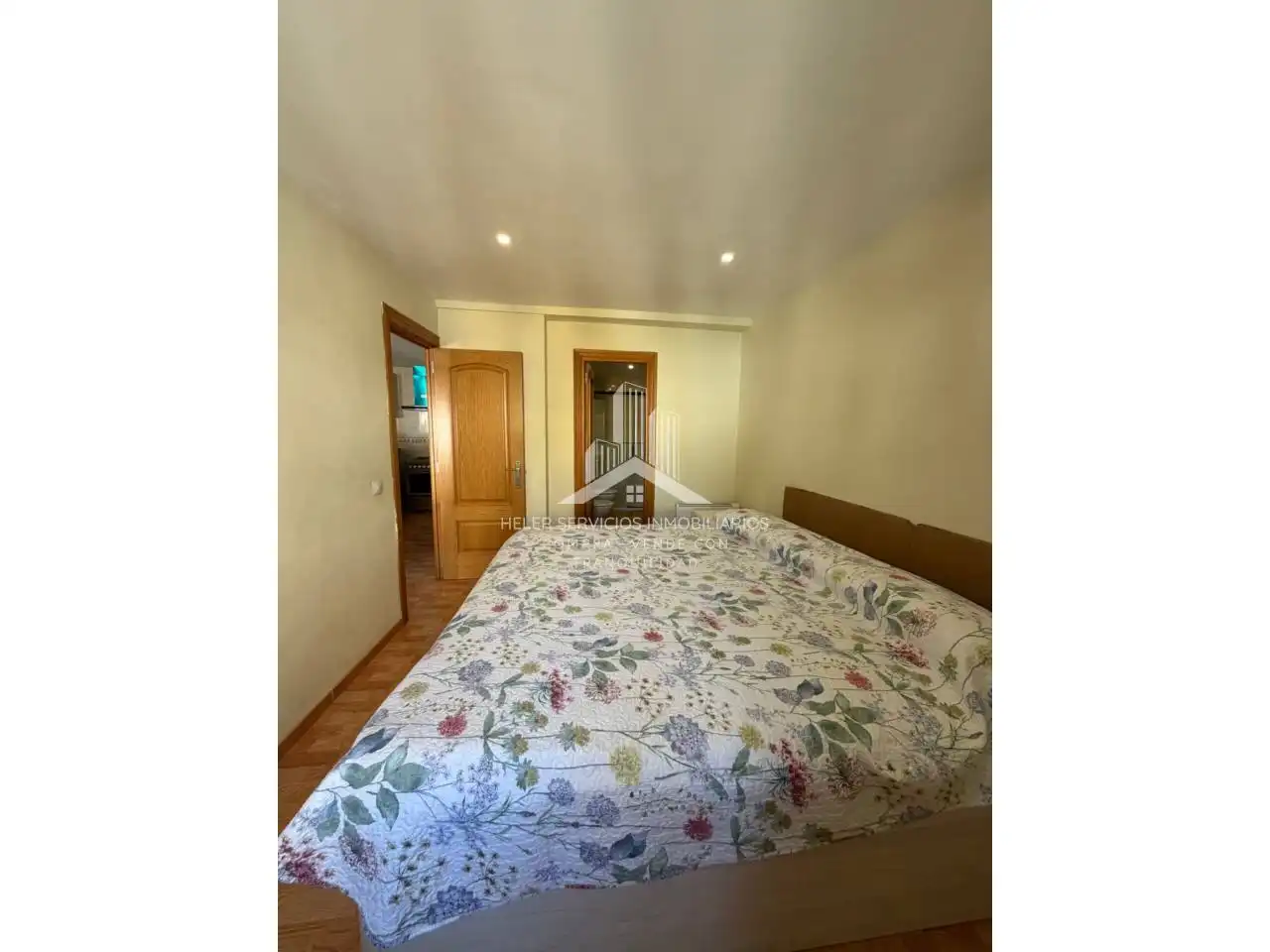 Dormitori de Apartament en venda en Vila-real amb Parquet, Terrassa i Traster