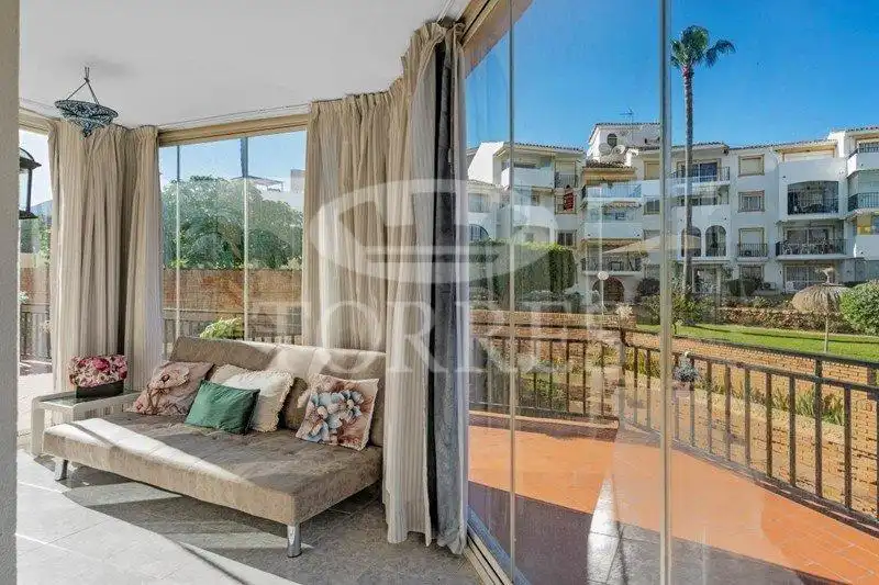 Vista exterior de Pis en venda en Torremolinos amb Aire condicionat i Piscina comunitària