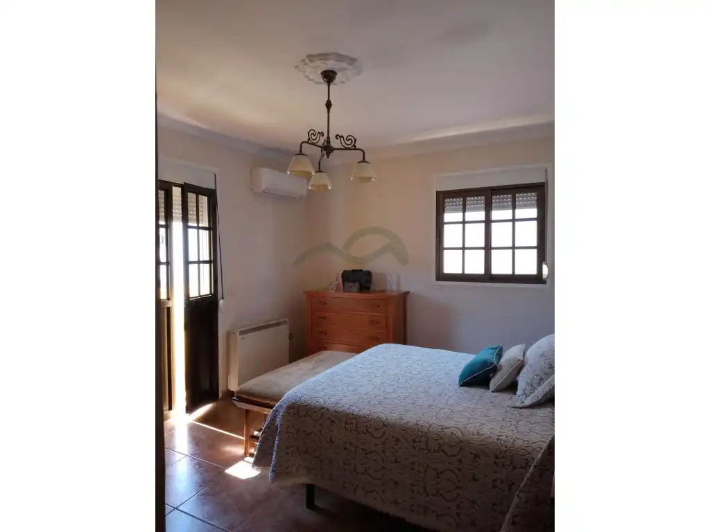 Dormitori de Casa o xalet en venda en El Burgo