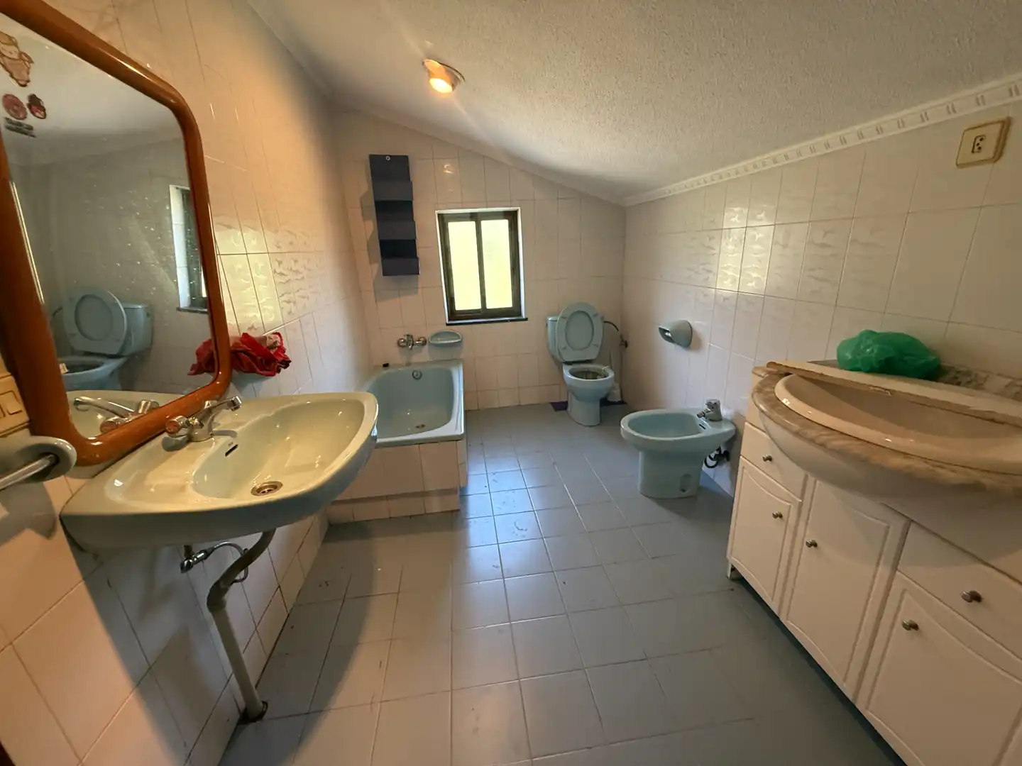Bany de Casa o xalet en venda en Corvera de Asturias amb Calefacció, Jardí privat i Parquet