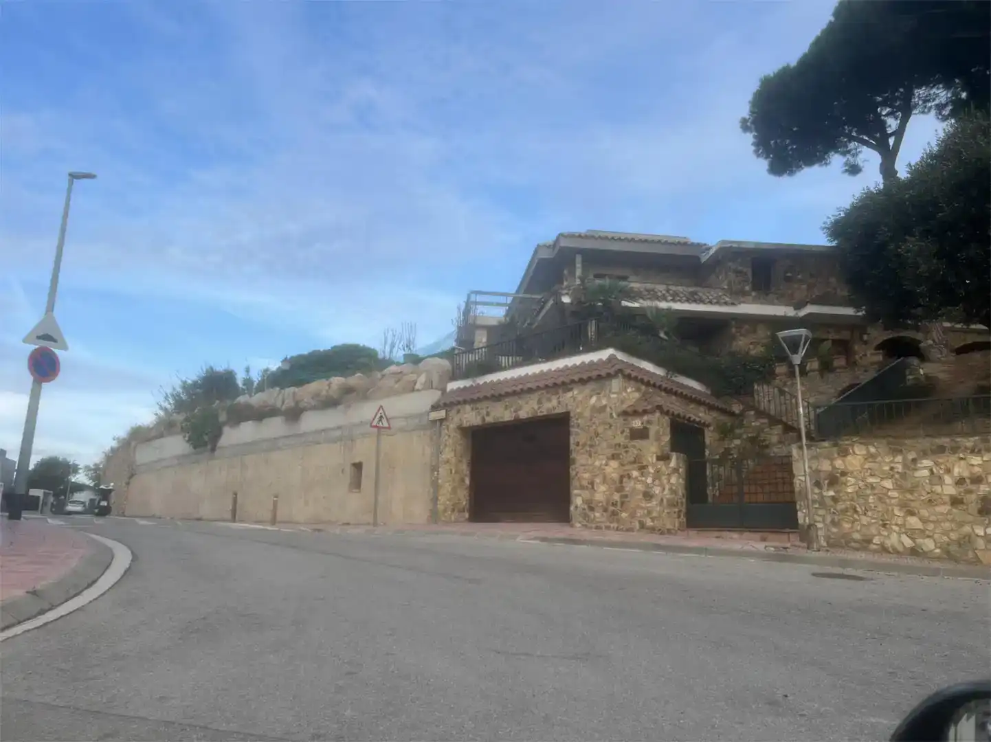 Vista exterior de Casa o xalet en venda en Teià amb Aire condicionat, Piscina i Balcó