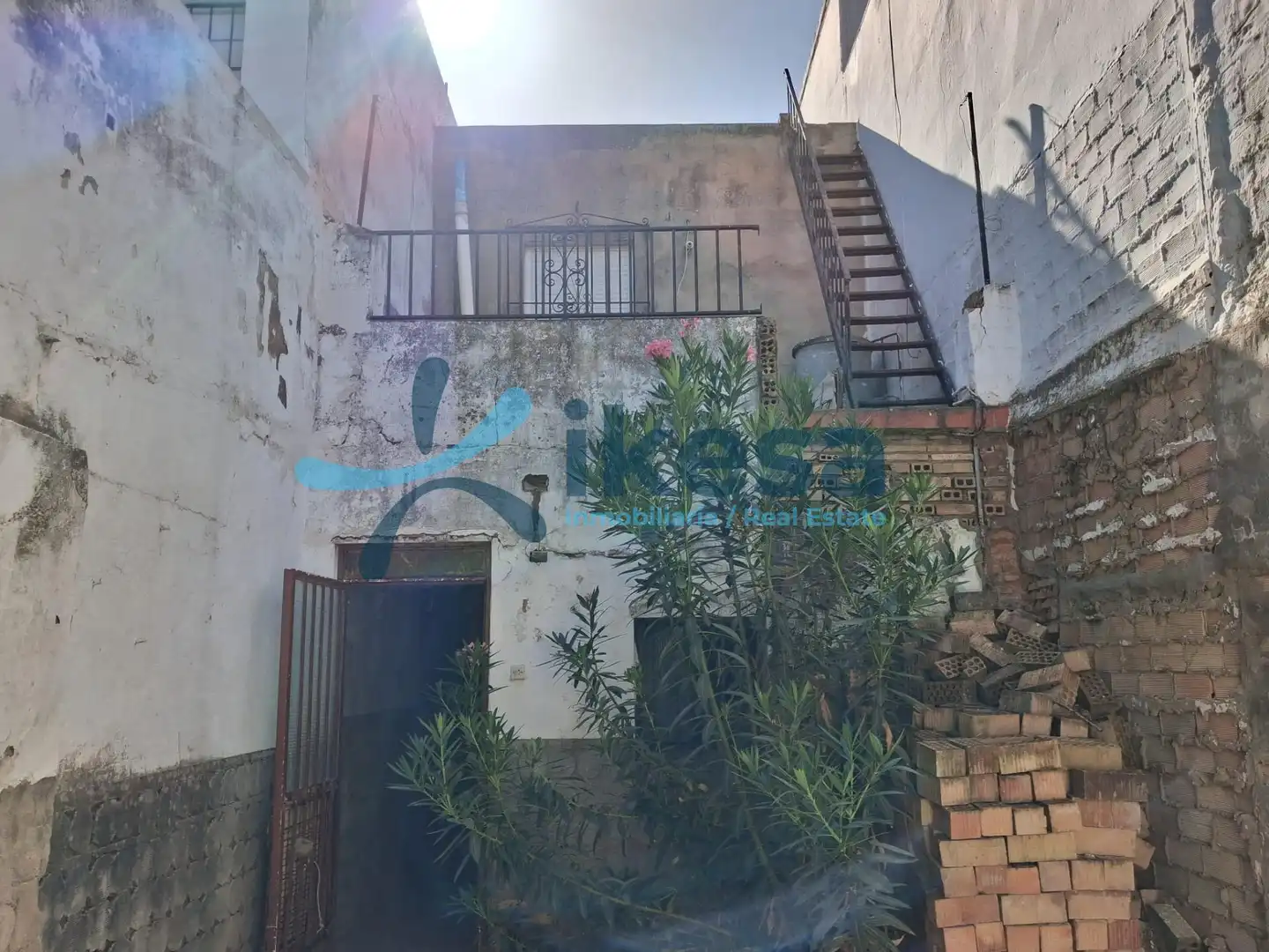 Vista exterior de Casa adosada en venda en La Puebla de Cazalla