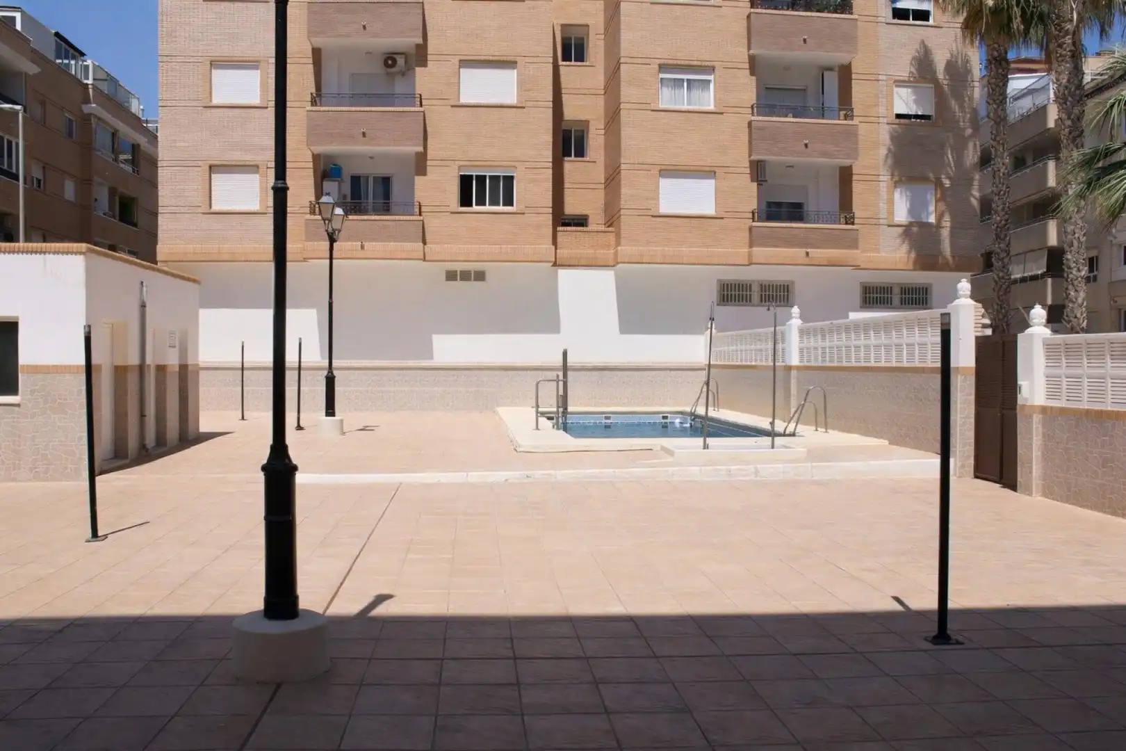 Exterior view of Flat for sale in Roquetas de Mar  with Terrace and Community pool