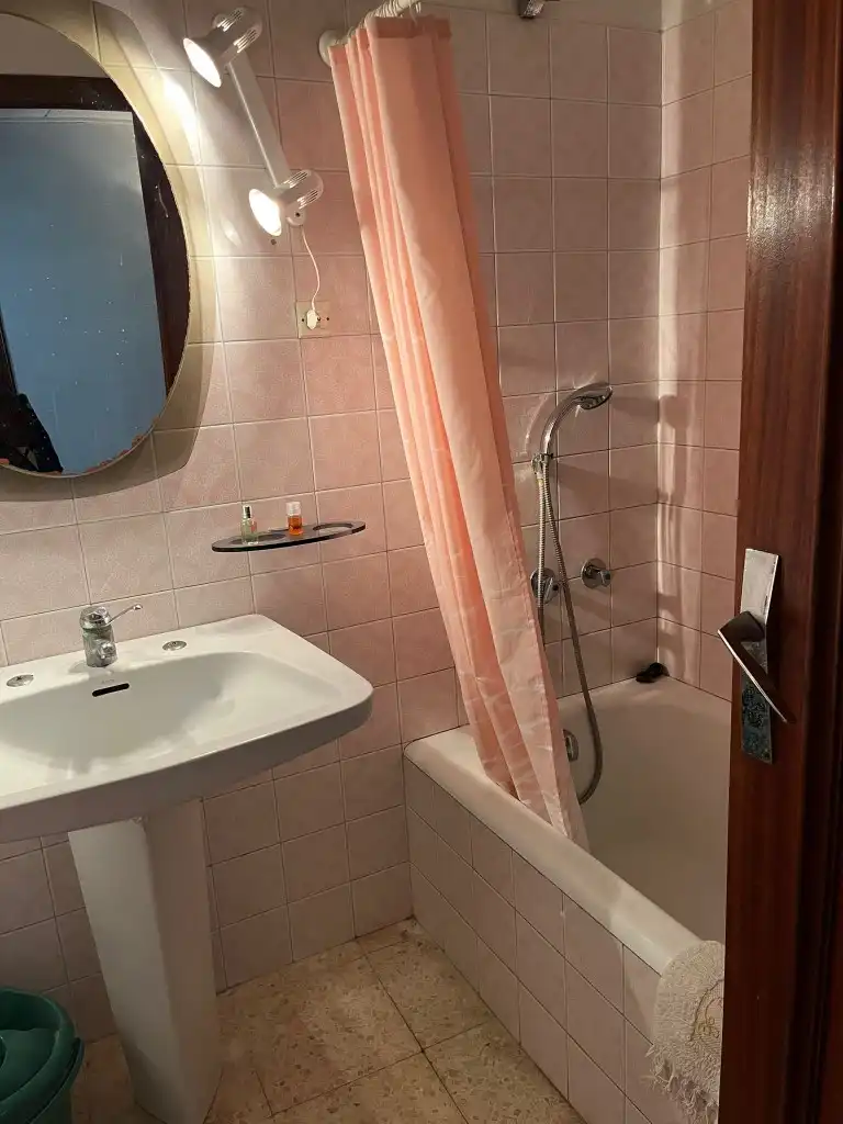 Baño de Finca rústica en venta en Prat de Comte con Terraza, Amueblado y Balcón