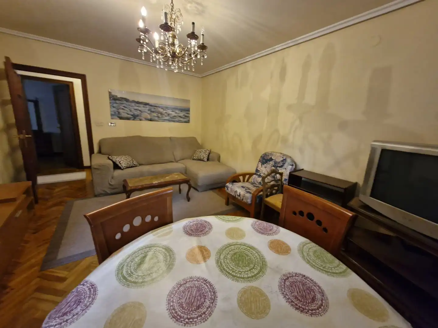 Sala d'estar de Pis de lloguer en Ourense Capital  amb Calefacció, Parquet i Moblat