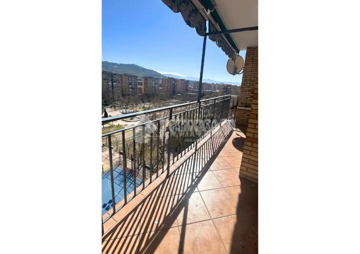 Exterior view of Flat for rent in Granada  with Terrace and Balcony