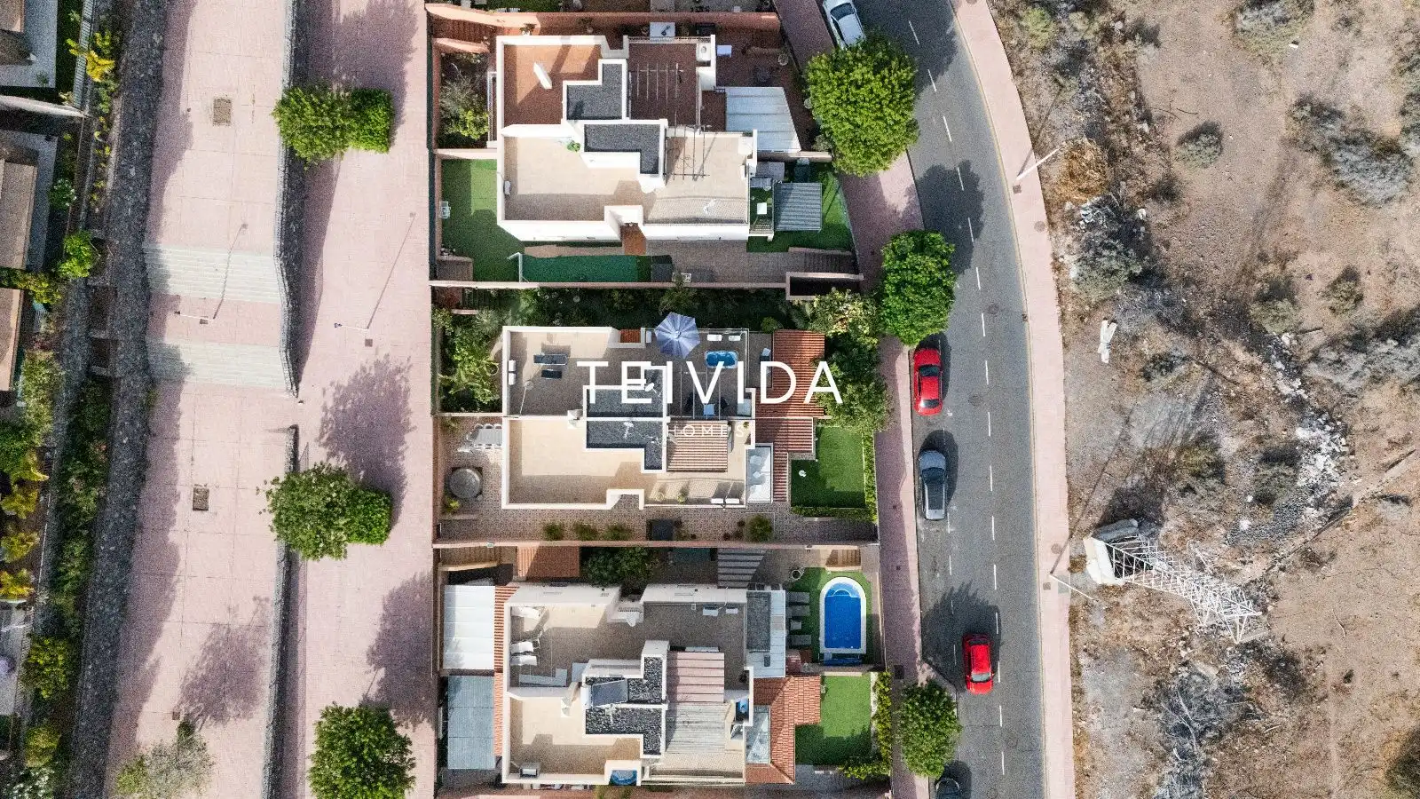 Vista exterior de Casa adosada en venda en Adeje amb Aire condicionat, Jardí privat i Terrassa