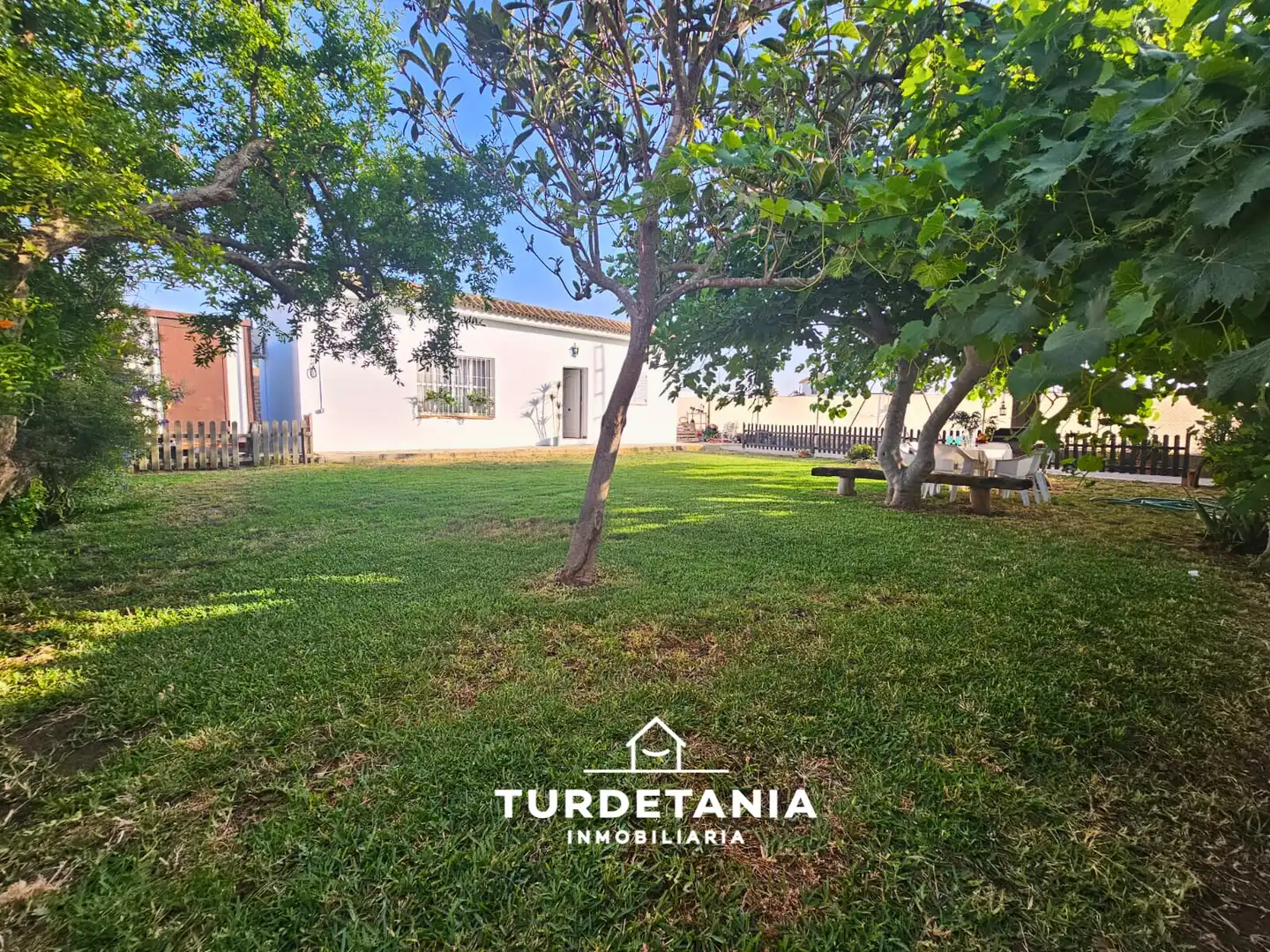 Vista exterior de Casa o chalet de alquiler en Chipiona con Aire acondicionado, Jardín privado y Amueblado