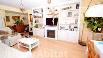 Living room of Flat for sale in  Valencia Capital  with Air Conditioner and Balcony