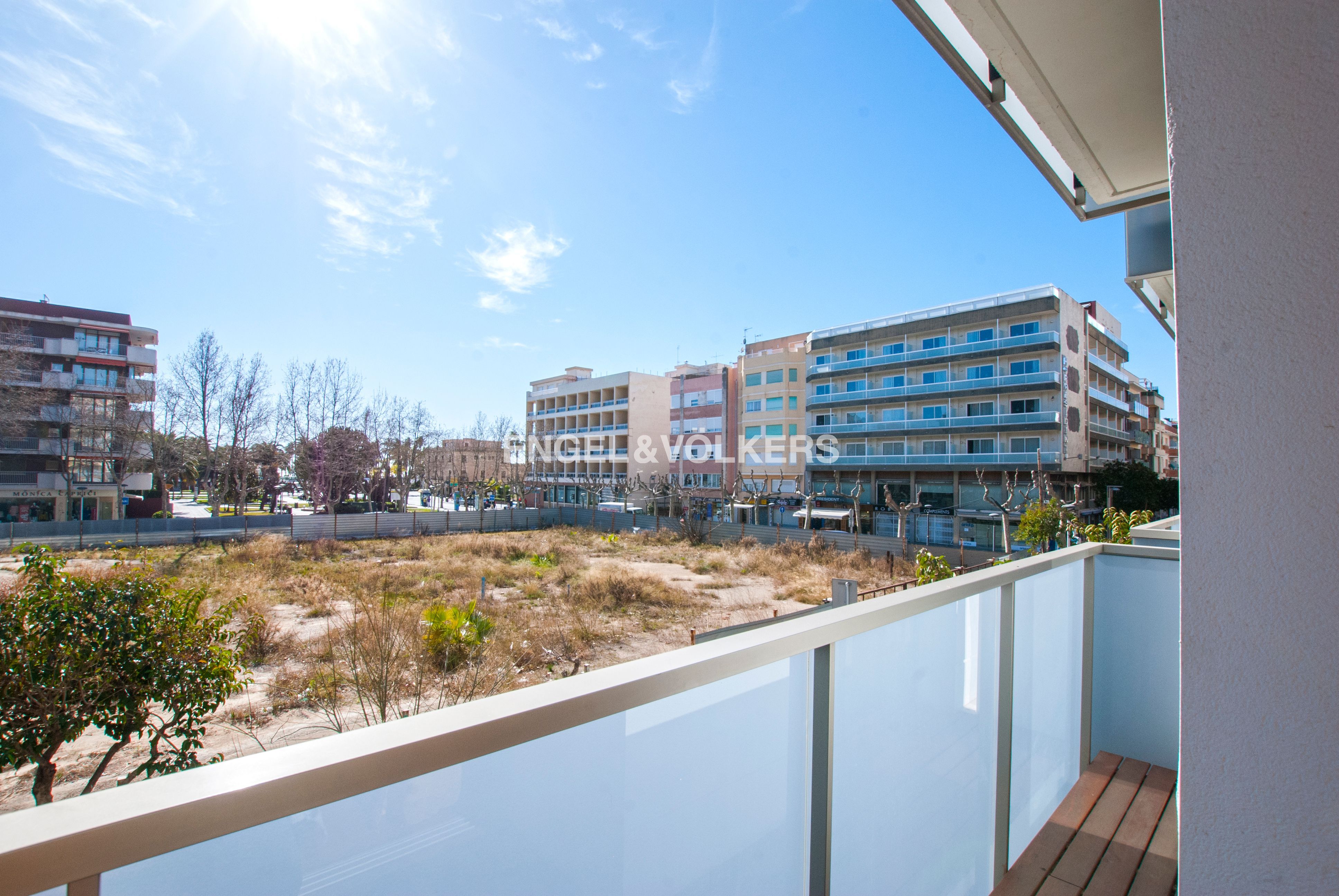 Exterior view of Flat for sale in Salou  with Air Conditioner, Parquet flooring and Terrace