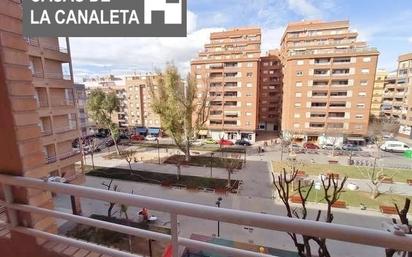 Vista exterior de Pis en venda en Mislata amb Aire condicionat, Terrassa i Balcó