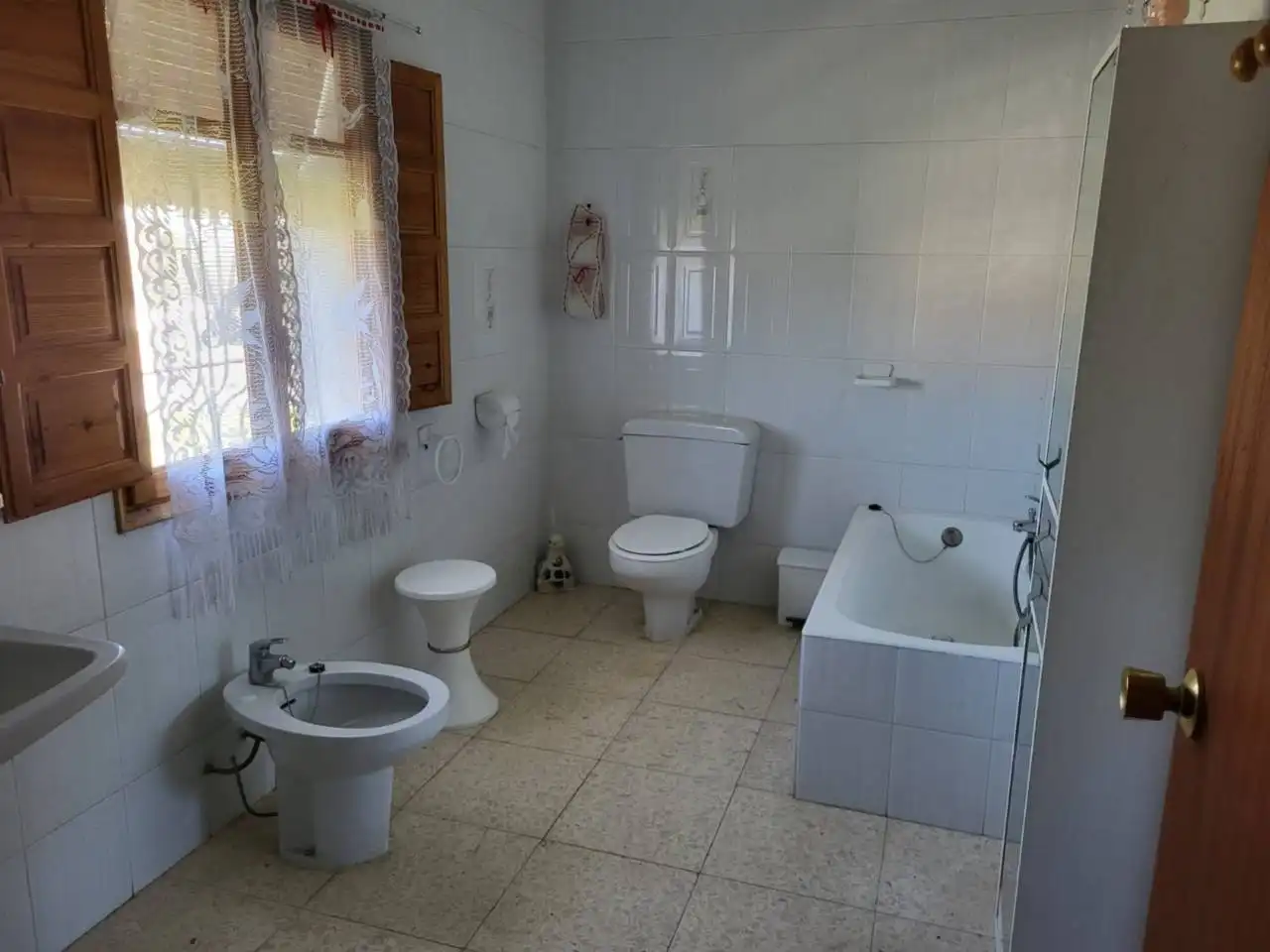 Bany de Casa o xalet en venda en Baza amb Terrassa