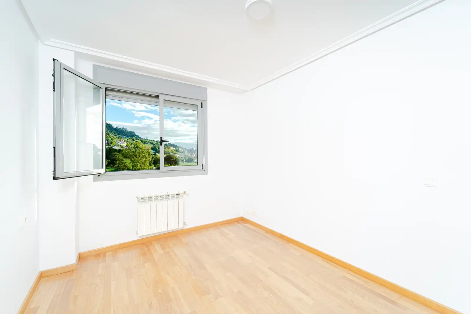 Schlafzimmer von Wohnung zum Verkauf in Oviedo  mit Abstellraum