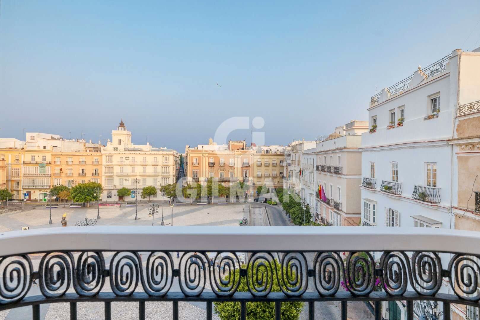 Vista exterior de Piso de alquiler en  Cádiz Capital con Aire acondicionado, Amueblado y Balcón