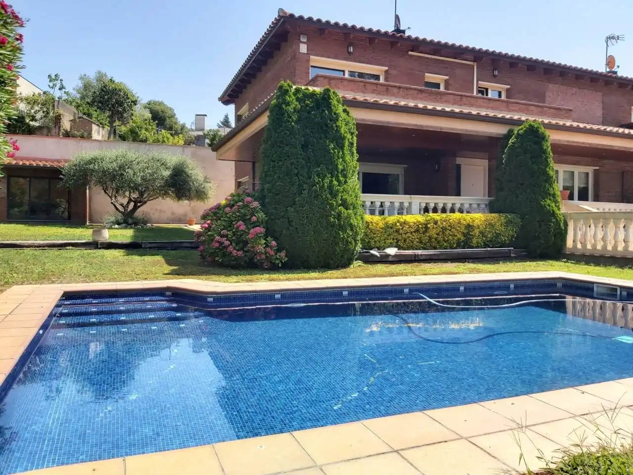 Garden of Houses for sale in Sant Cugat del Vallès  with Air Conditioner, Heating and Private garden