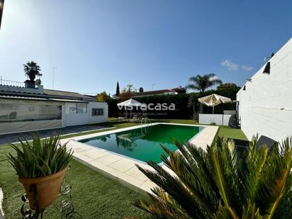 Exterior view of House or chalet for sale in Mairena del Alcor  with Air Conditioner, Heating and Private garden