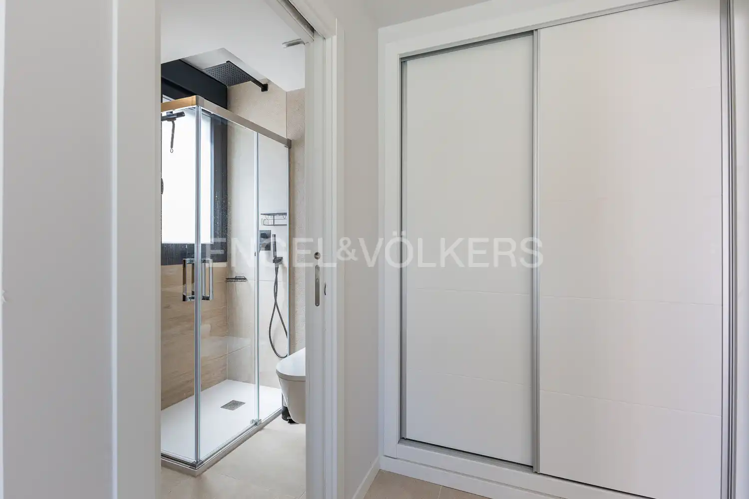 Badezimmer von Wohnung zur Miete in Dénia mit Klimaanlage, Heizung und Privatgarten