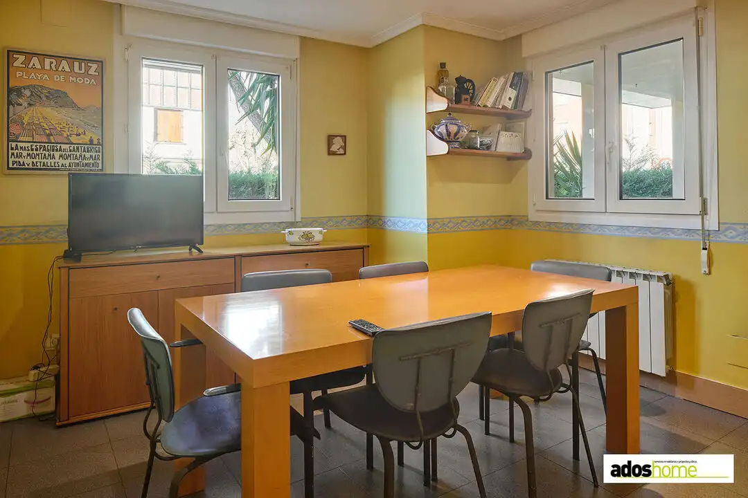 Comedor de Casa adosada en venta en Zarautz con Calefacción