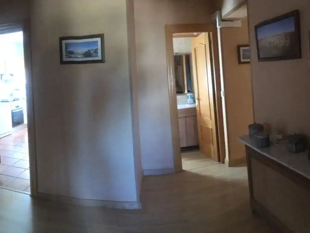 Wohnung zum Verkauf in Cobisa mit Klimaanlage, Privatgarten und Parkett