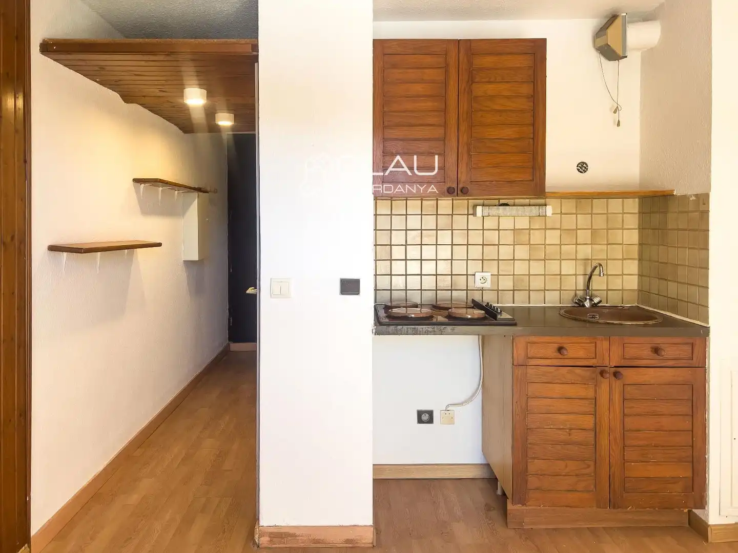 Cocina de Piso en venta en Sainte - Léocadie con Calefacción, Parquet y Terraza