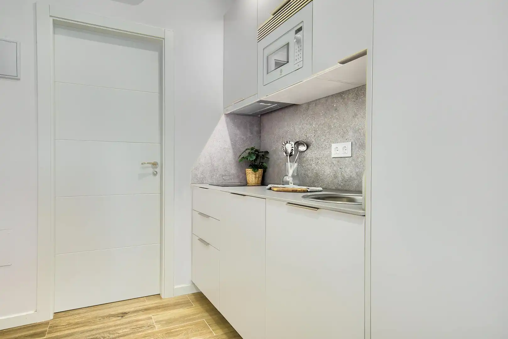 Küche von Wohnung zur Miete in Madrid mit Klimaanlage, Heizung und Privatgarten