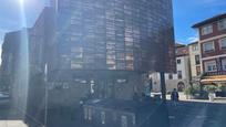 Vista exterior de Pis en venda en San Vicente de la Barquera amb Calefacció, Moblat i Balcó
