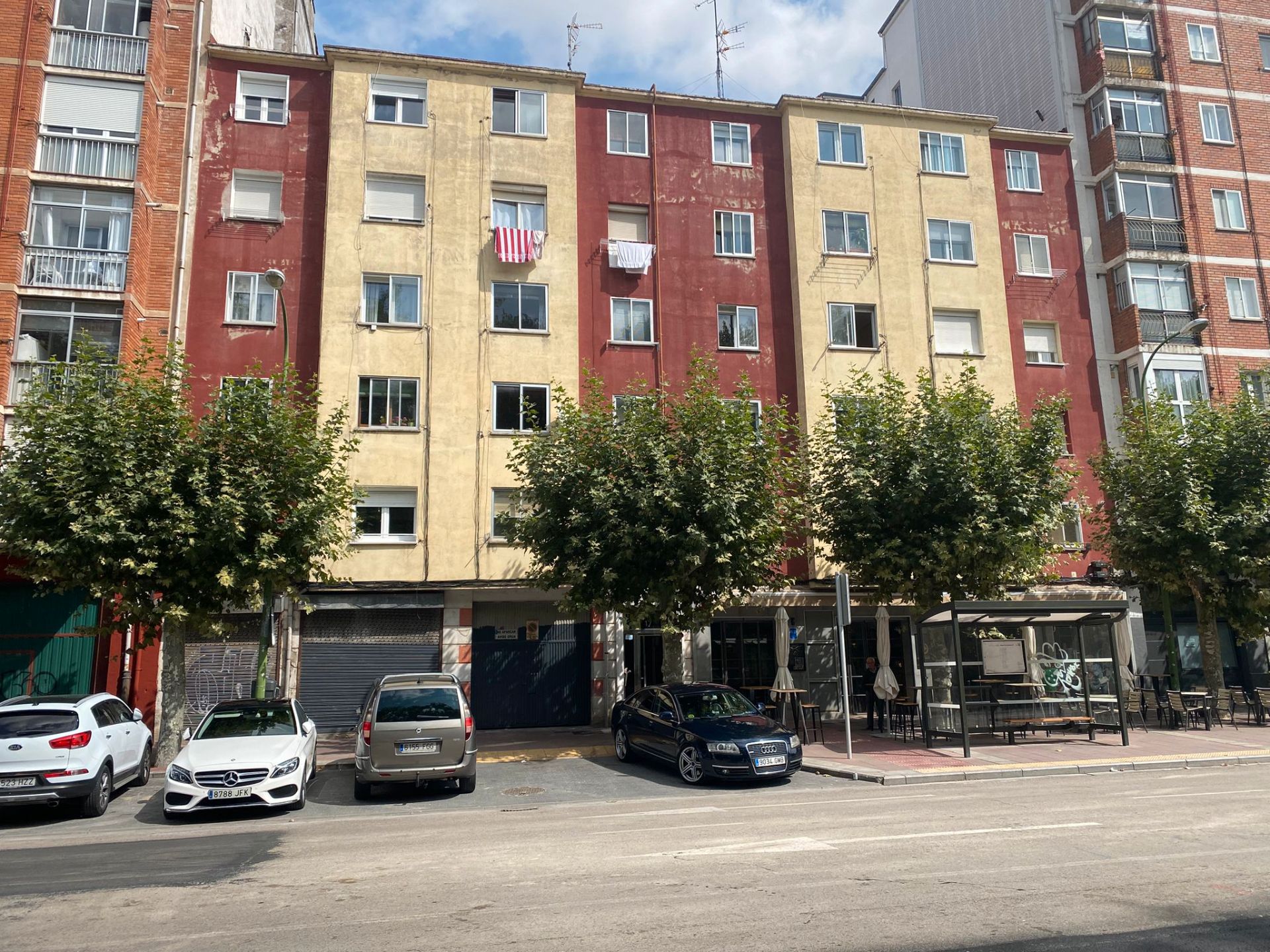 Vista exterior de Pis en venda en Burgos Capital amb Calefacció, Parquet i Moblat