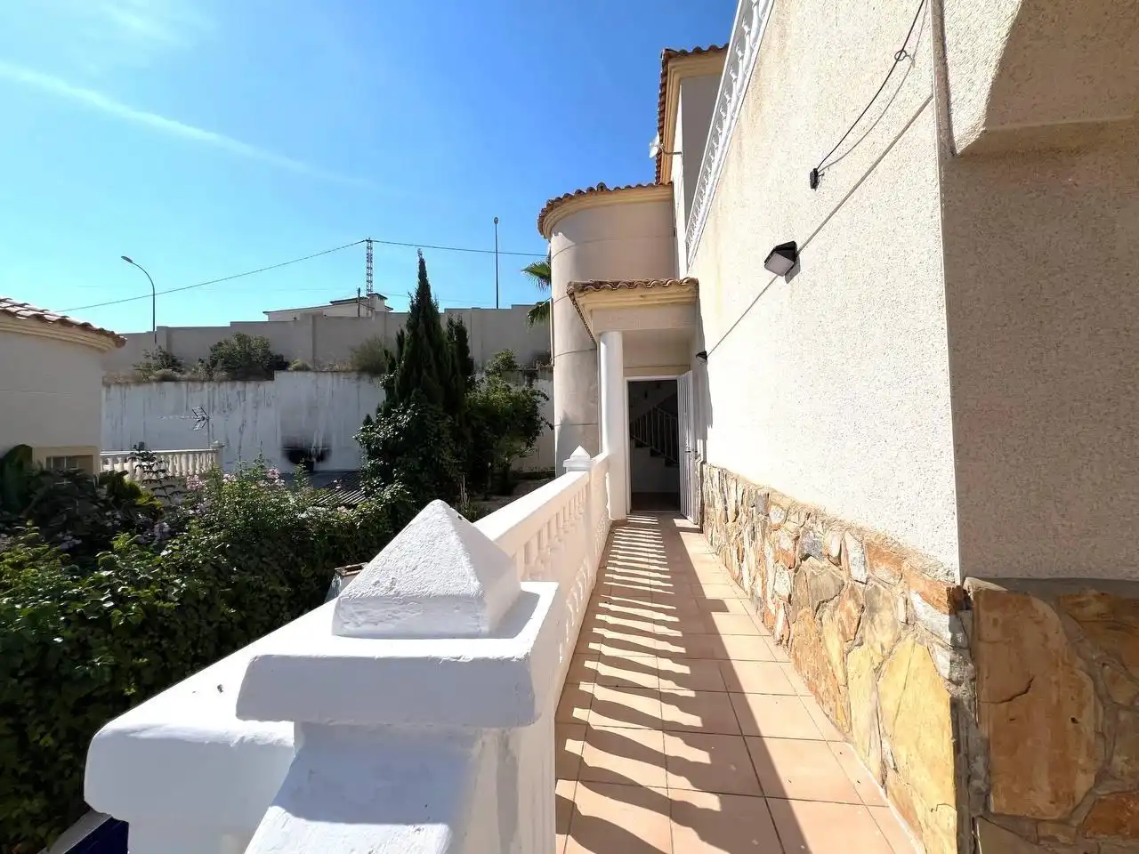 Vista exterior de Casa o chalet en venta en El Campello con Aire acondicionado, Calefacción y Jardín privado