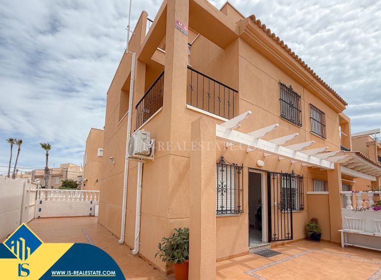 Exterior view of House or chalet for sale in Torrevieja  with Terrace, Furnished and Community pool