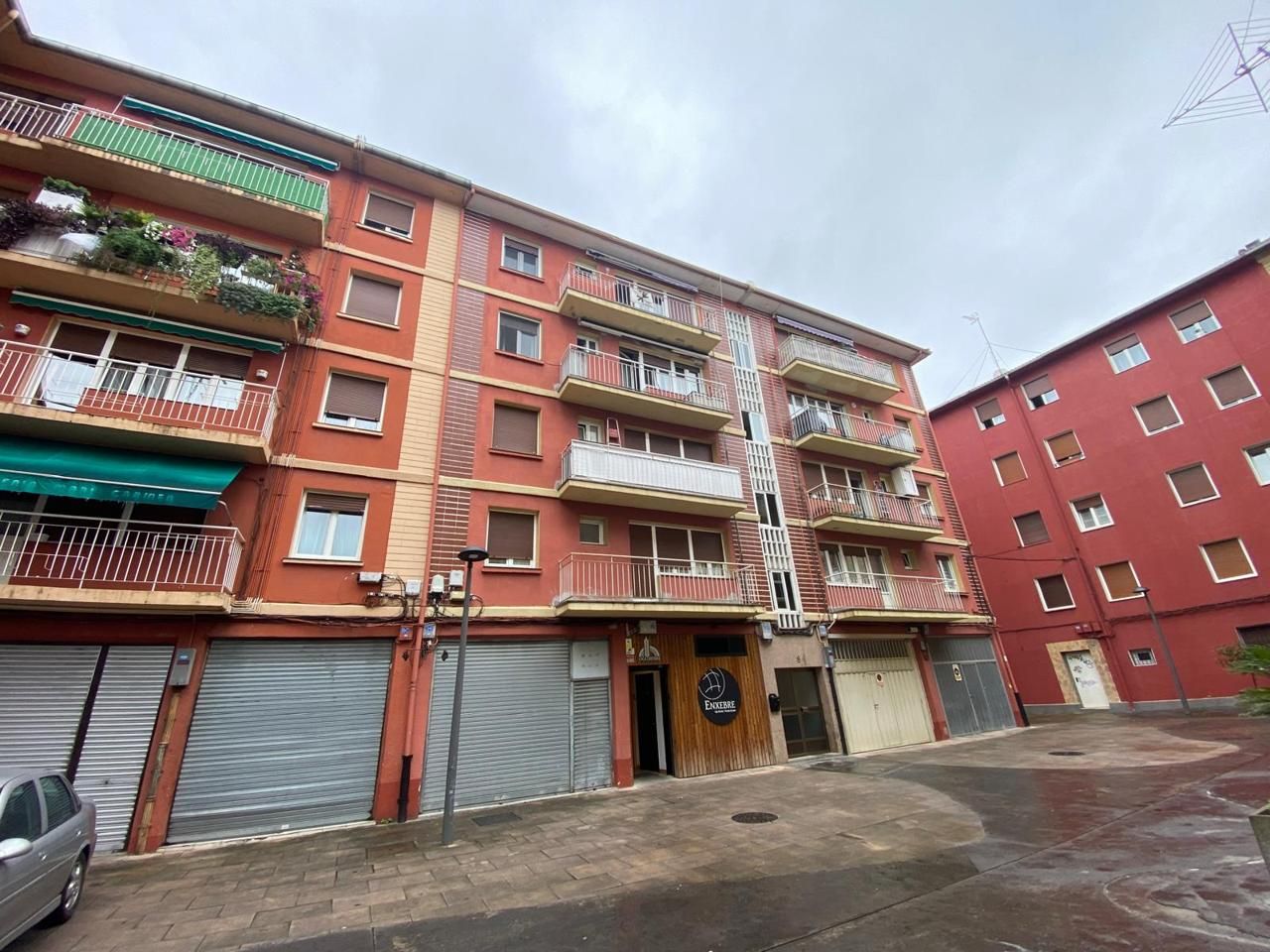 Außenansicht von Wohnung zum verkauf in Abadiño  mit Heizung und Balkon