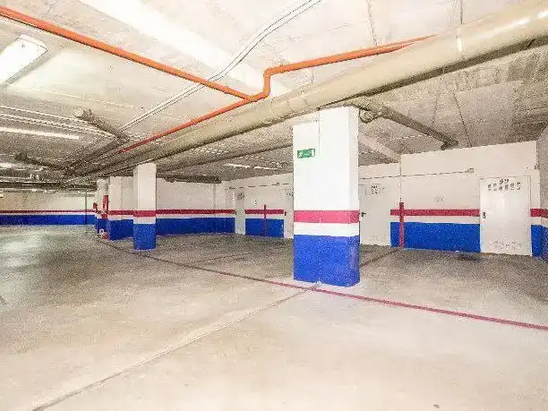 Aparcament de Pis en venda en Valladolid Capital amb Piscina i Balcó