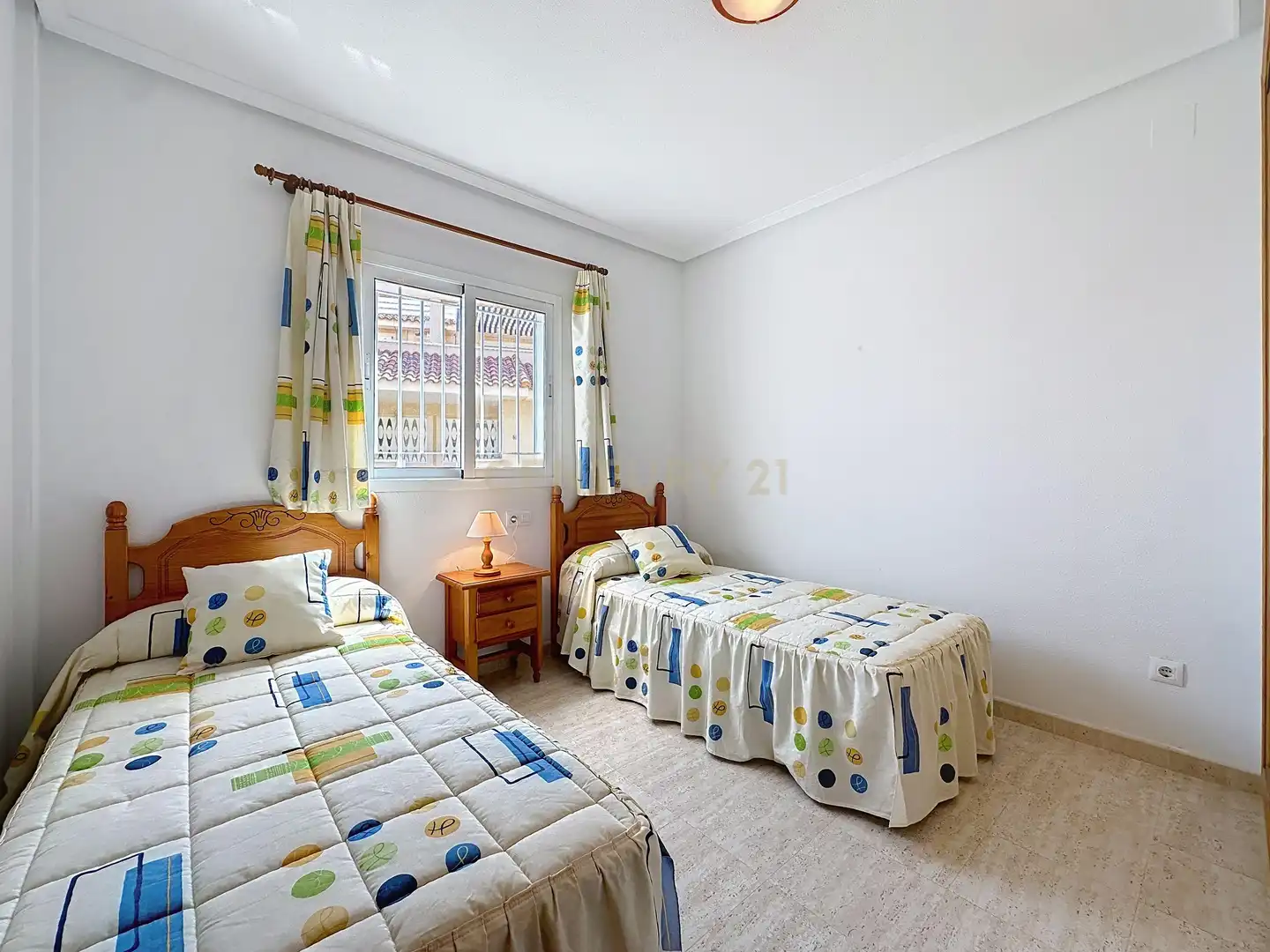 Habitación de Casa adosada en venta en Orihuela con Aire acondicionado, Jardín privado y Trastero