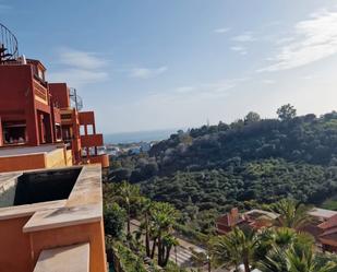 Vista exterior de Àtic de lloguer en Marbella amb Terrassa, Traster i Moblat