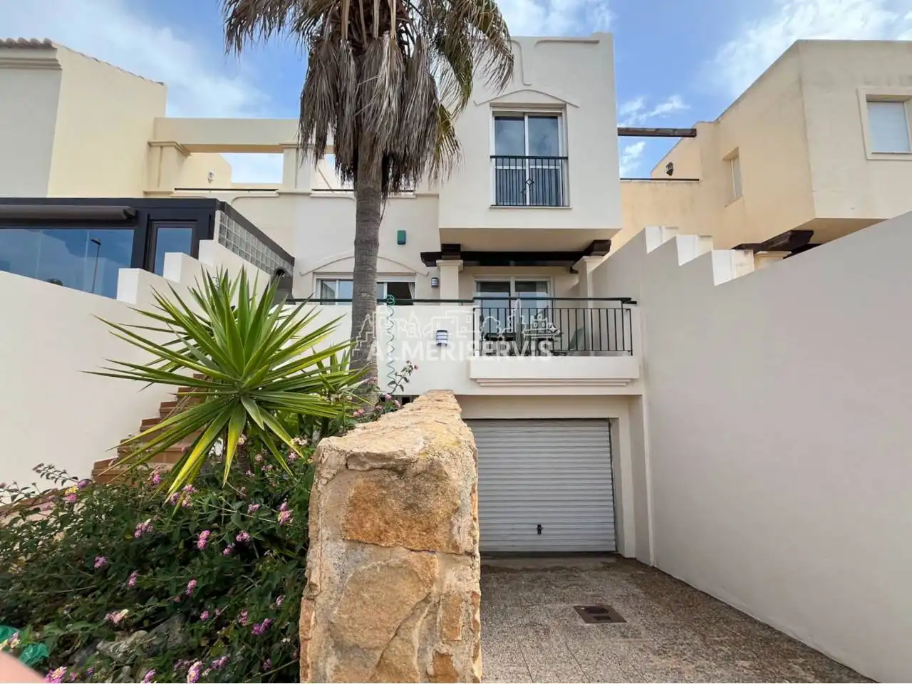 Vista exterior de Casa adosada en venta en El Ejido con Aire acondicionado, Terraza y Amueblado