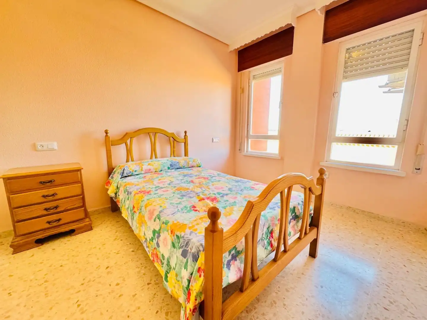 Habitación de Casa adosada en venta en Algeciras
