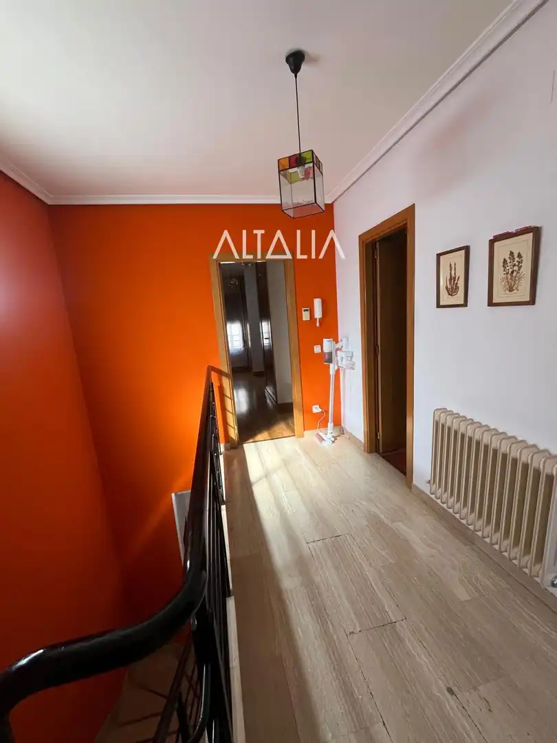 Casa adosada en venta en Cuenca con Calefacción, Piscina y Piscina comunitaria