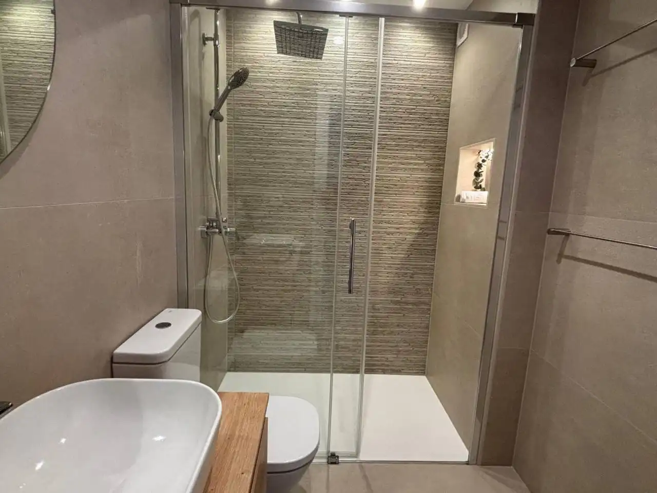 Bathroom of Study for rent in Roquetas de Mar  with Air Conditioner, Furnished and Balcony