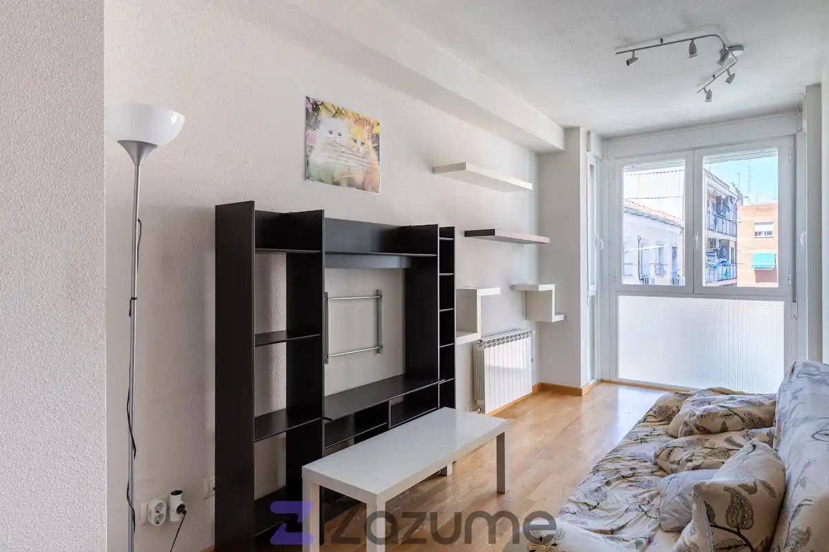 Sala de estar de Piso de alquiler en  Madrid Capital con Calefacción, Parquet y Amueblado