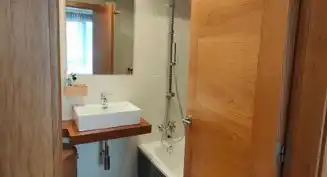 Baño de Piso de alquiler en Ames con Amueblado