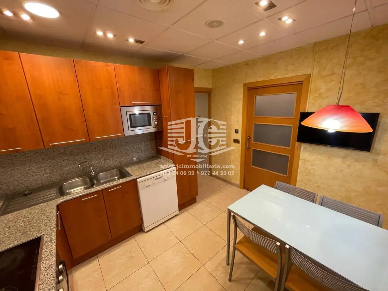 Wohnung zur Miete in Calle Ramón Berenguer IV, Centre