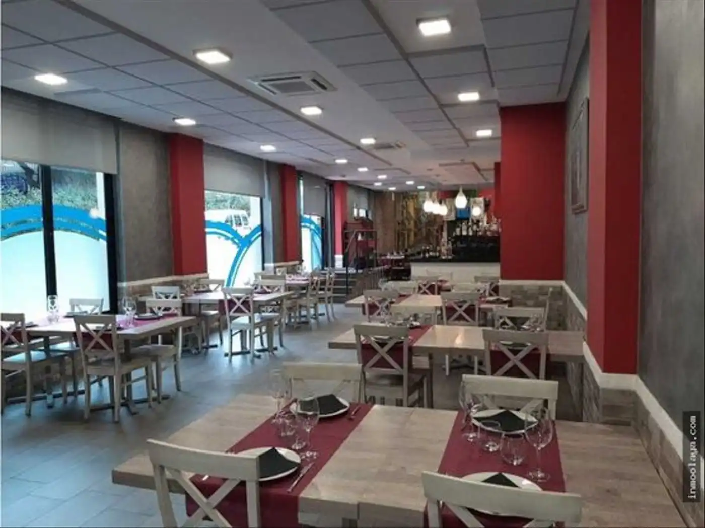 Business premises for transfer in Sants - Montjuïc, imagen 2
