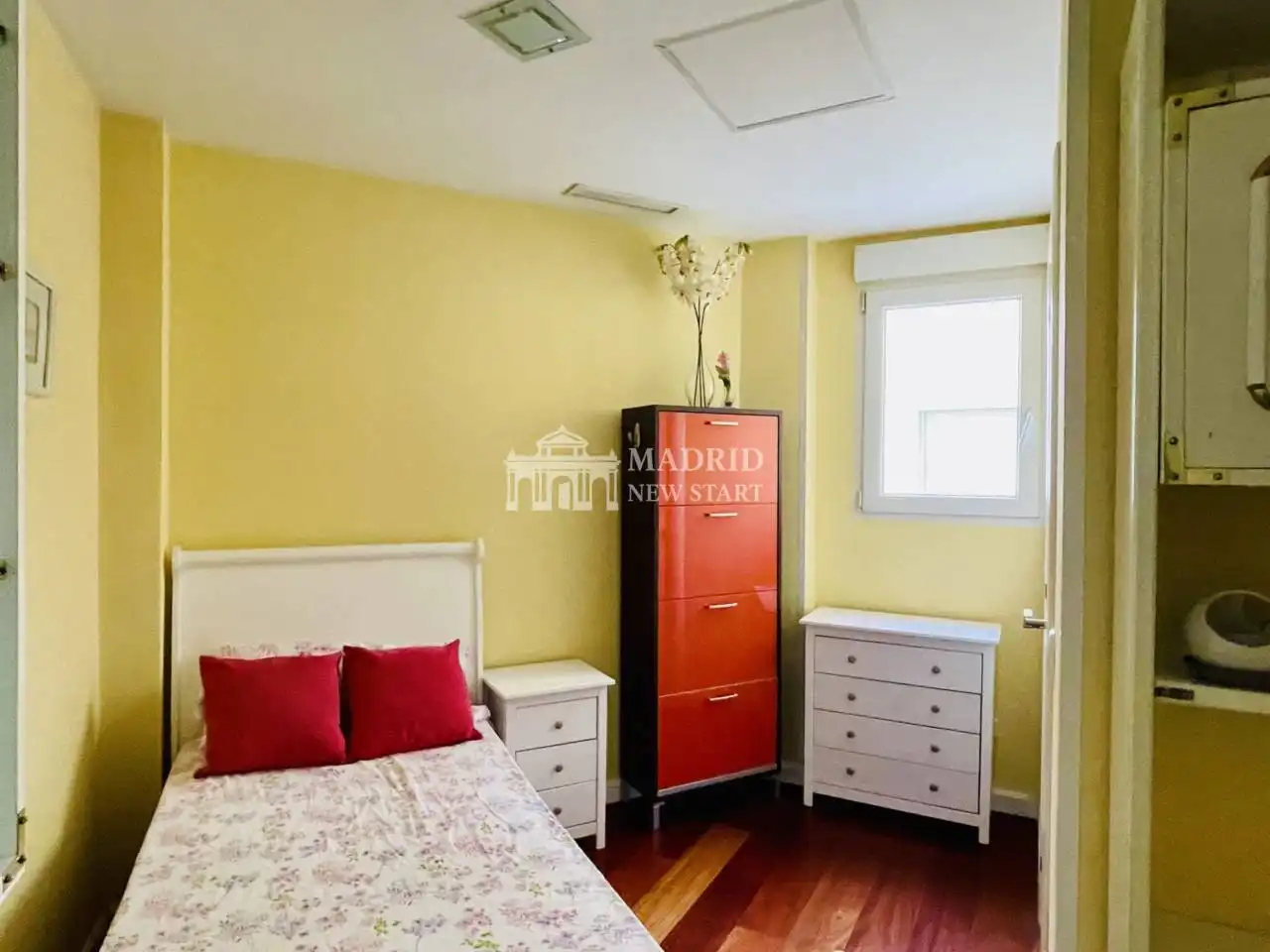 Schlafzimmer von Wohnung zur Miete in Madrid mit Klimaanlage, Heizung und Parkett