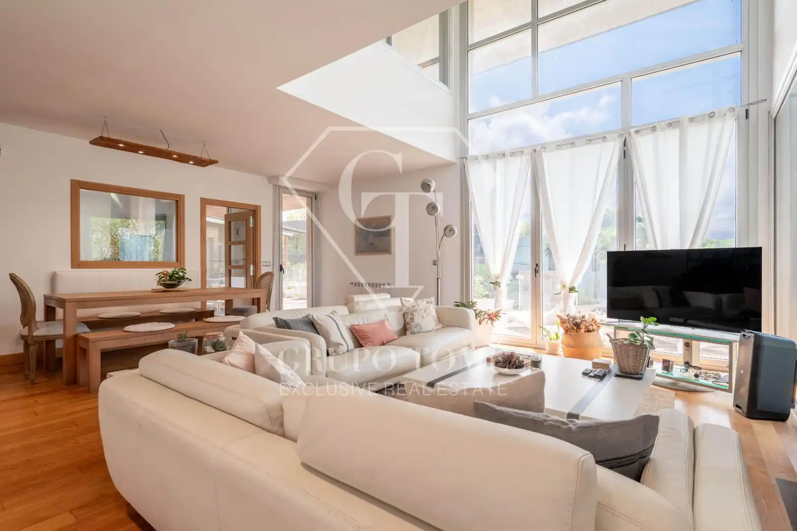 Wohnzimmer von Einfamilien-Reihenhaus zum Verkauf in Donostia - San Sebastián  mit Heizung, Privatgarten und Terrasse