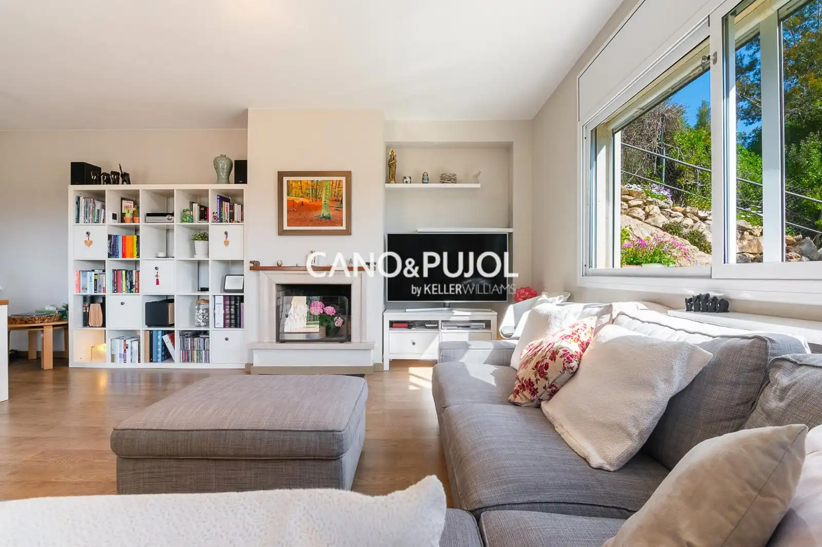 Sala de estar de Casa o chalet en venta en Corbera de Llobregat con Calefacción, Terraza y Trastero