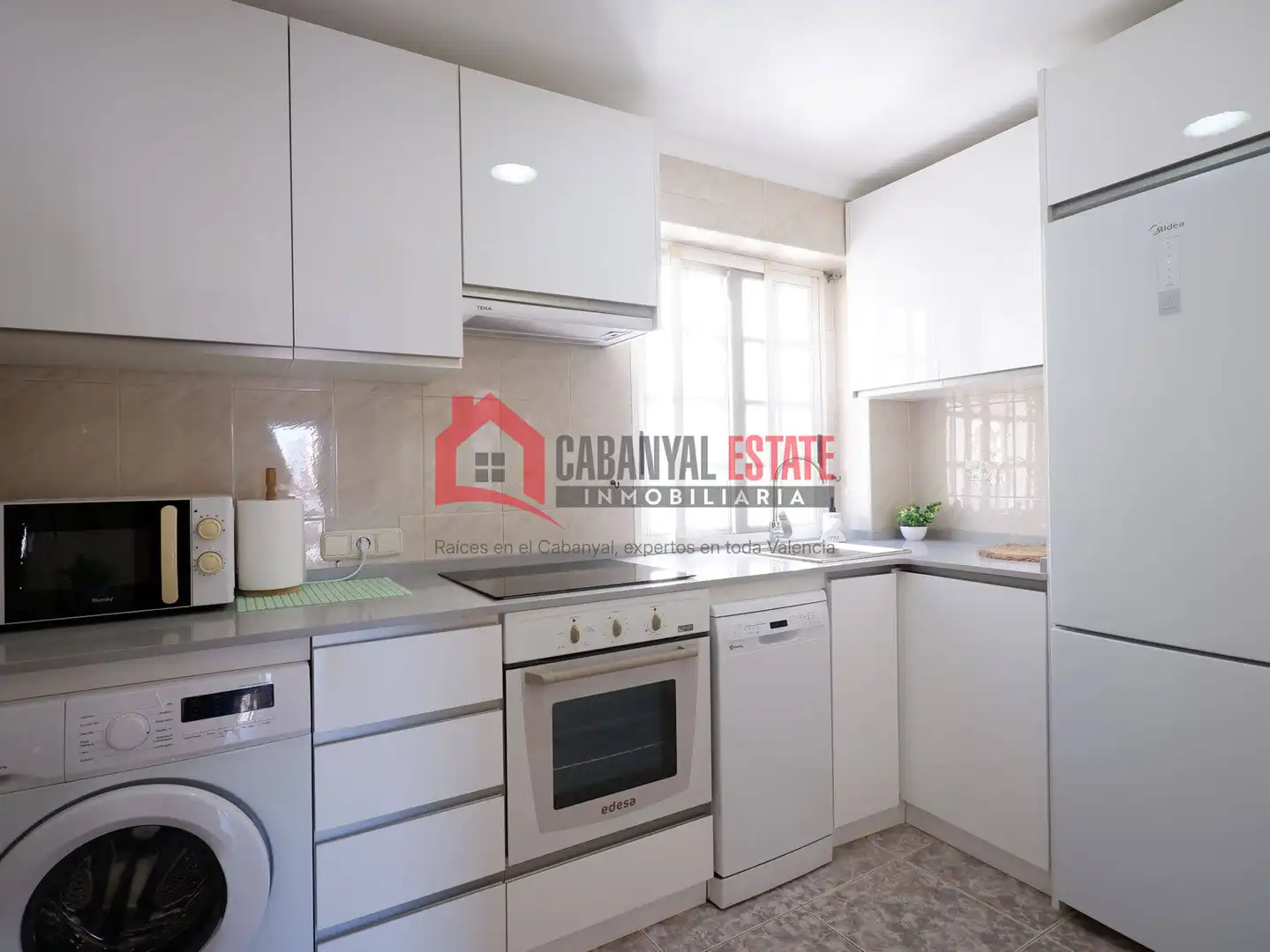 Cocina de Apartamento de alquiler en Valencia con Aire acondicionado, Amueblado y Balcón