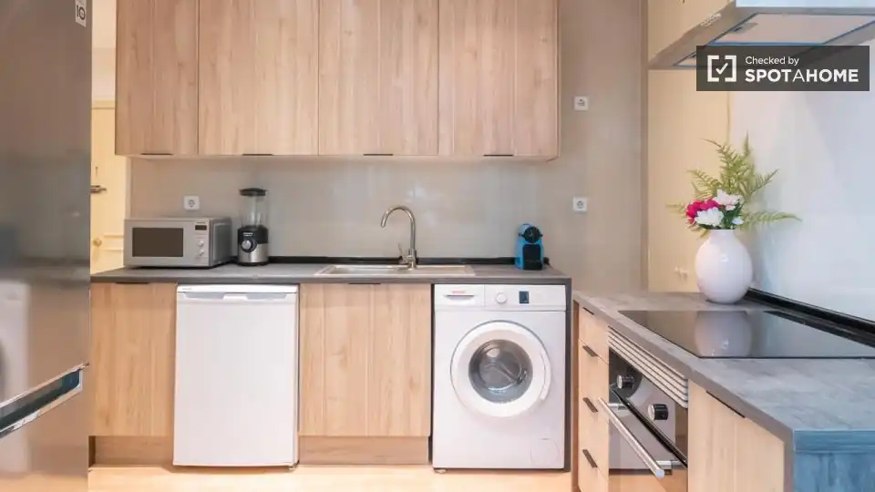 Kitchen of Flat for rent in Madrid  with Air Conditioner, Heating and Furnished