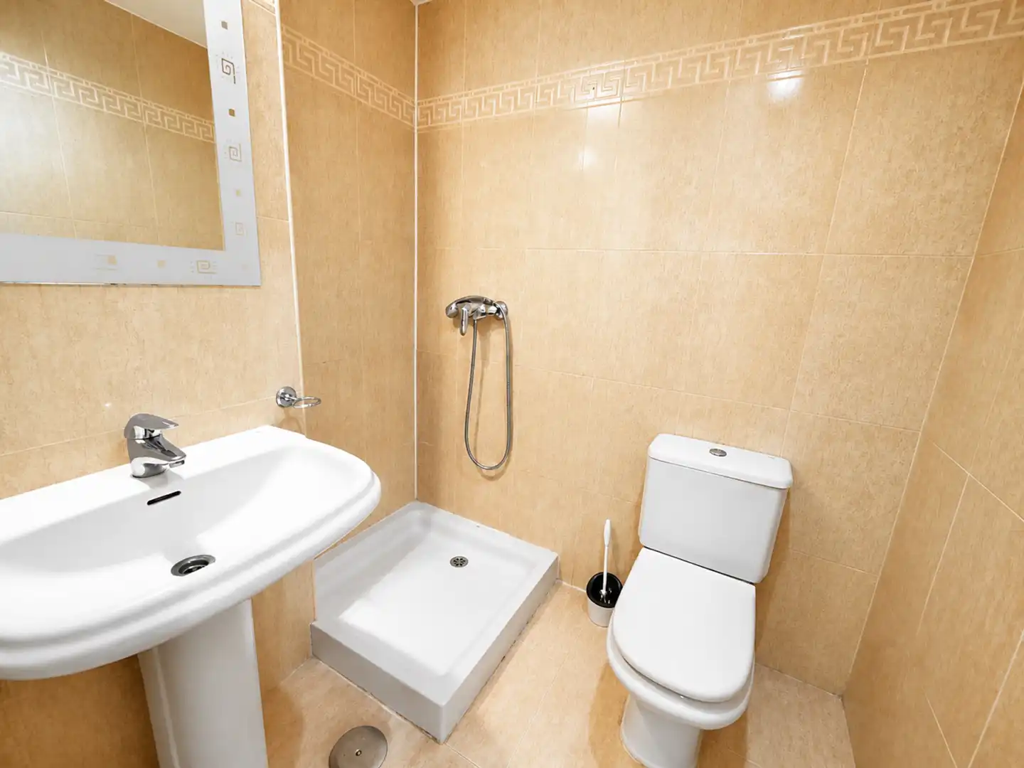 Bathroom of Apartments for sale in Marbella  with Air Conditioner, Terrace and Swimming Pool