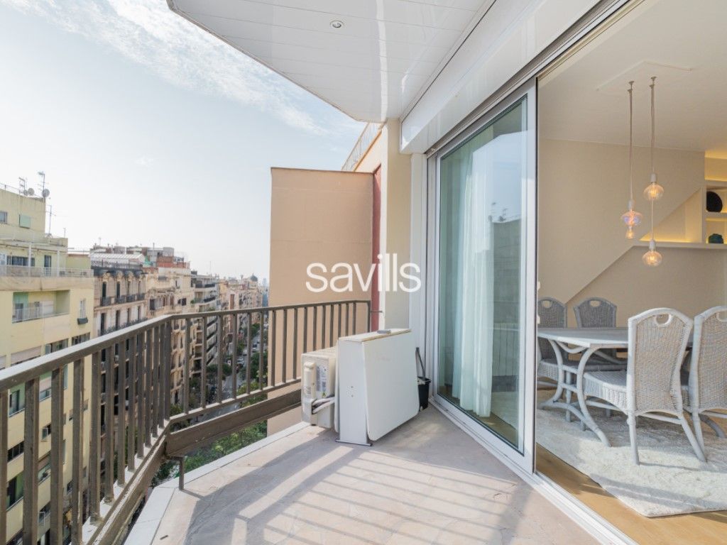 Dormitori de Apartament en venda en  Barcelona Capital amb Aire condicionat, Terrassa i Moblat